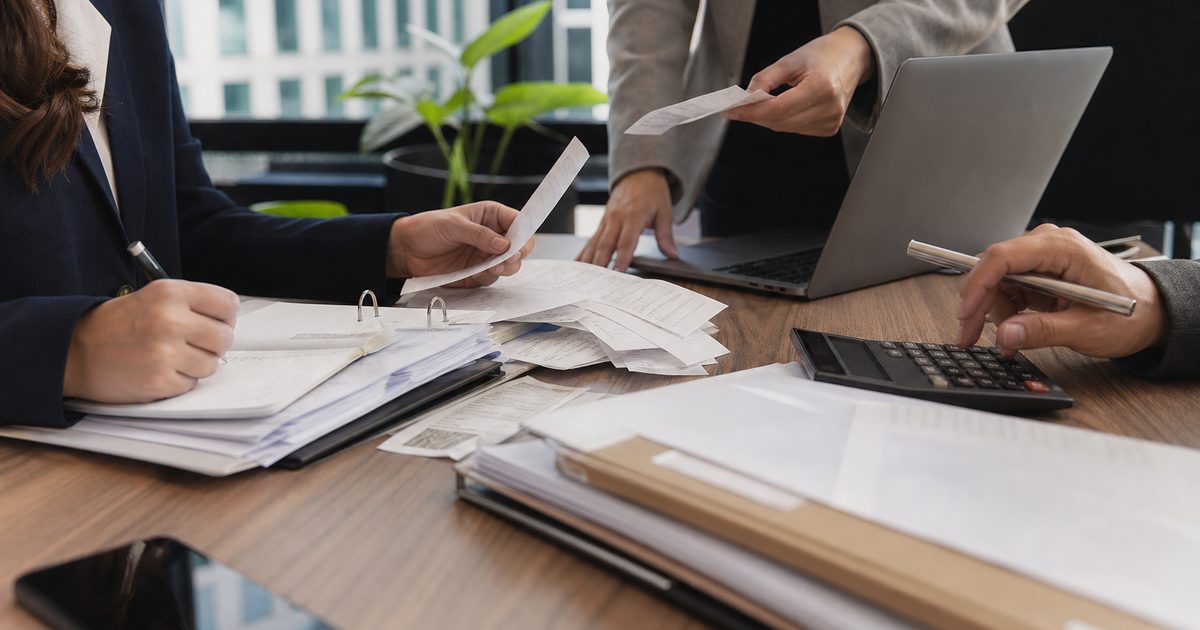 Matriz de cajas menores y gastos reembolsables en empresas en Colombia