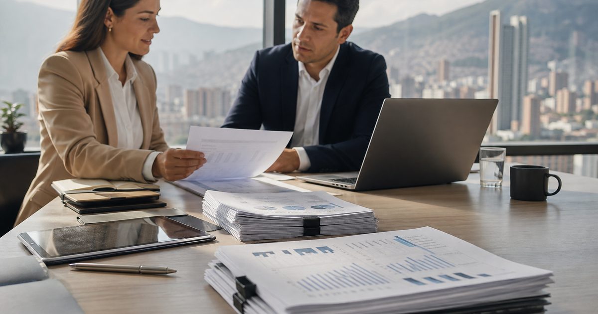 Supersociedades e IFC impulsan el factoring: impacto para caja, contratos y control empresarial