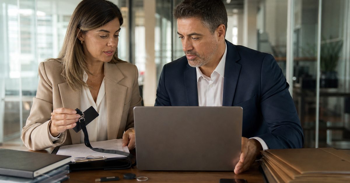 Acta de entrega de claves y accesos al retiro: modelo orientativo para empresas en Colombia
